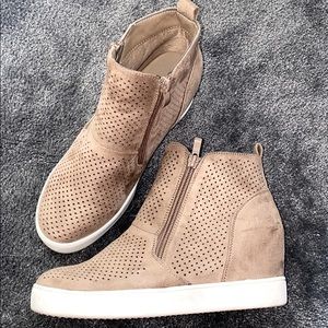Like new platform wedge sneakers light brown zip
